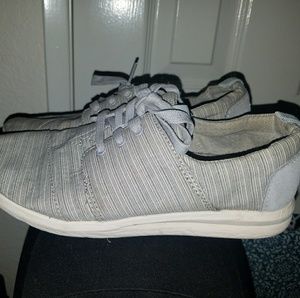 Toms Shoes
